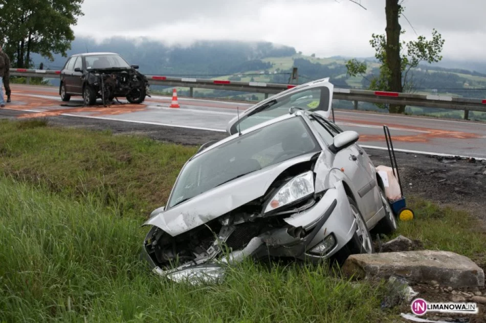 Wypadek trzech samochodów - zdjęcie 3