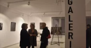 Tajemnicze fotografie inspirowane sztuką w Miejskiej Bibliotece Publicznej w Limanowej - zdjęcie 5