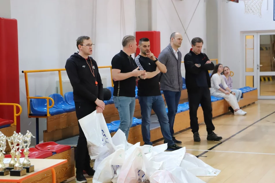 Mordarka i Pasierbiec Mistrzami Gminy Limanowa w koszykówce w ramach Igrzysk Młodzieży - zdjęcie 16