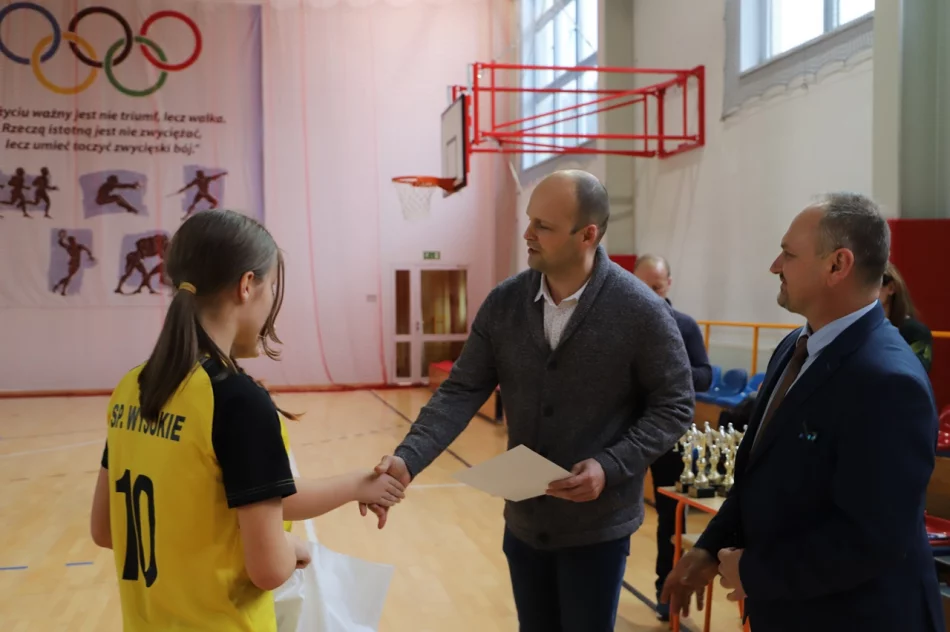 Mordarka i Pasierbiec Mistrzami Gminy Limanowa w koszykówce w ramach Igrzysk Młodzieży - zdjęcie 18