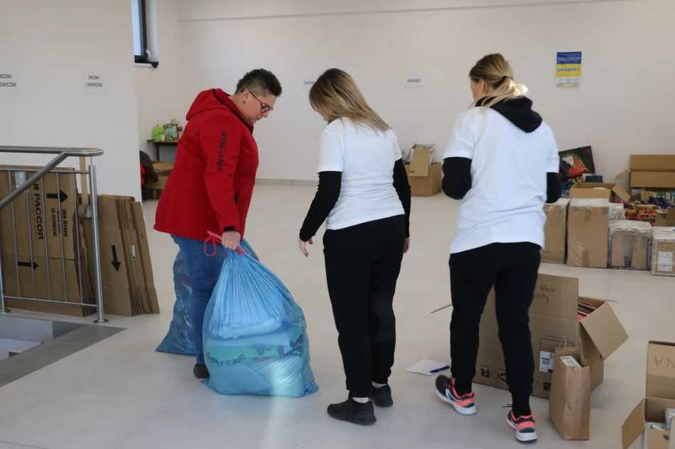 Zbiórka artykułów dla uchodźców z Ukrainy – wielkie serca Limanowian - zdjęcie 3