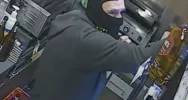 Włamanie do sklepu Żabka. Rozpoznajesz sprawcę? - zdjęcie 3