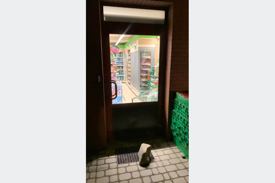 Włamanie do sklepu Żabka. Rozpoznajesz sprawcę? - zdjęcie 7
