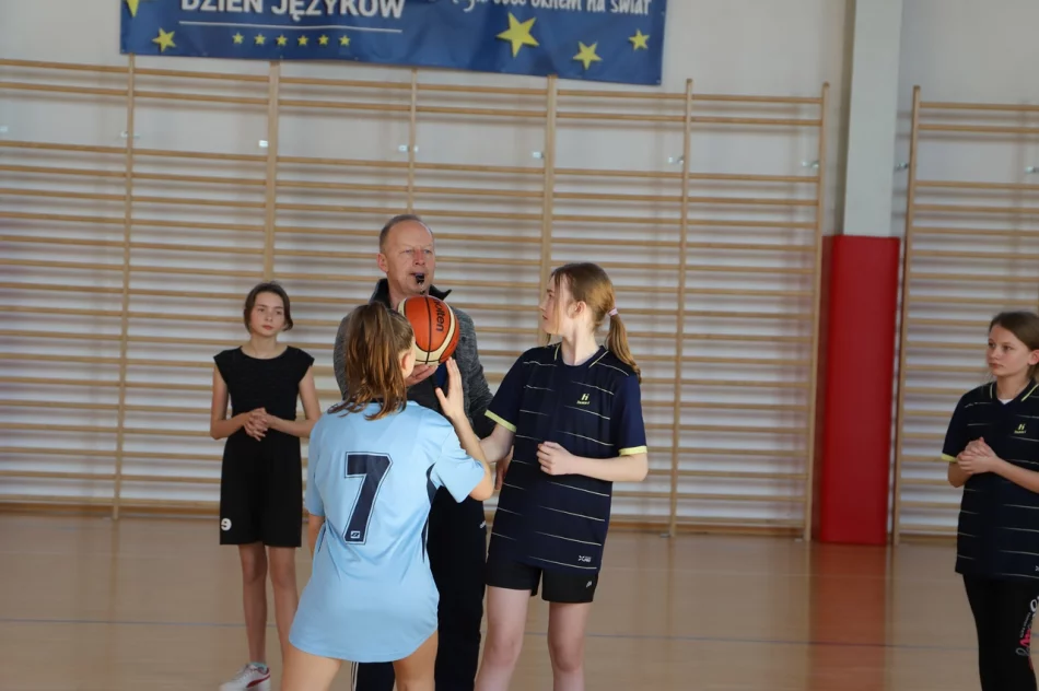 Młynne i Stara Wieś Mistrzami Gminy Limanowa w koszykówce w ramach Igrzysk Dzieci - zdjęcie 3