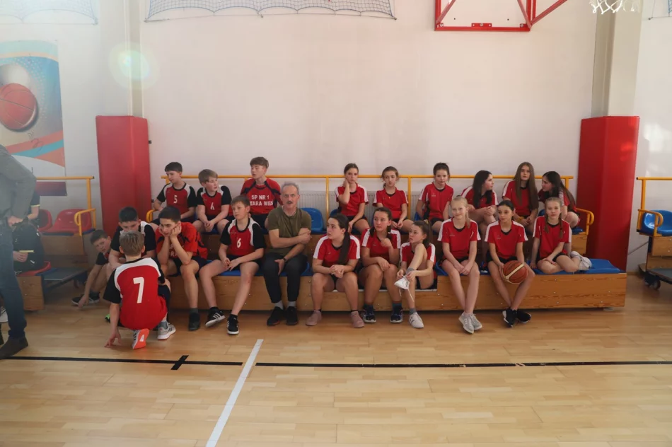 Młynne i Stara Wieś Mistrzami Gminy Limanowa w koszykówce w ramach Igrzysk Dzieci - zdjęcie 8