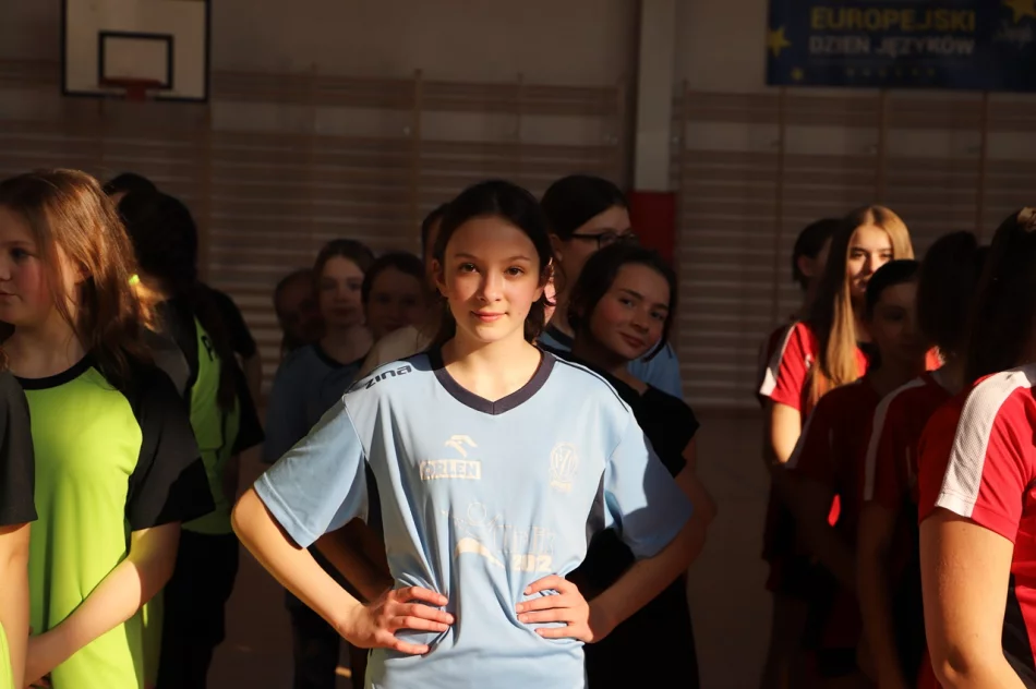 Młynne i Stara Wieś Mistrzami Gminy Limanowa w koszykówce w ramach Igrzysk Dzieci - zdjęcie 11