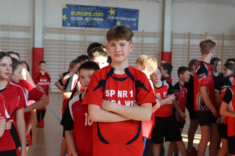 Młynne i Stara Wieś Mistrzami Gminy Limanowa w koszykówce w ramach Igrzysk Dzieci - zdjęcie 13