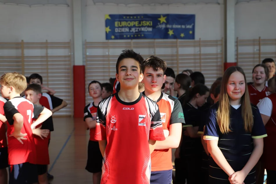 Młynne i Stara Wieś Mistrzami Gminy Limanowa w koszykówce w ramach Igrzysk Dzieci - zdjęcie 14