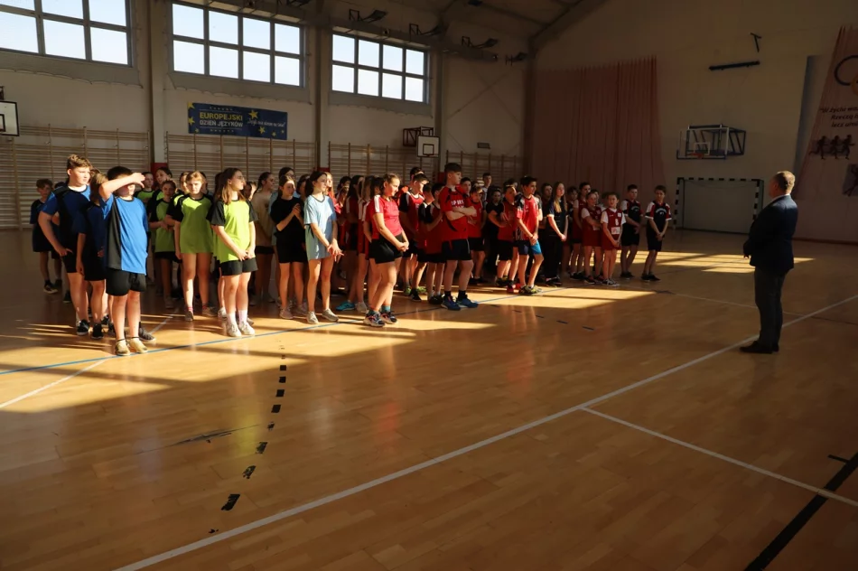 Młynne i Stara Wieś Mistrzami Gminy Limanowa w koszykówce w ramach Igrzysk Dzieci - zdjęcie 20