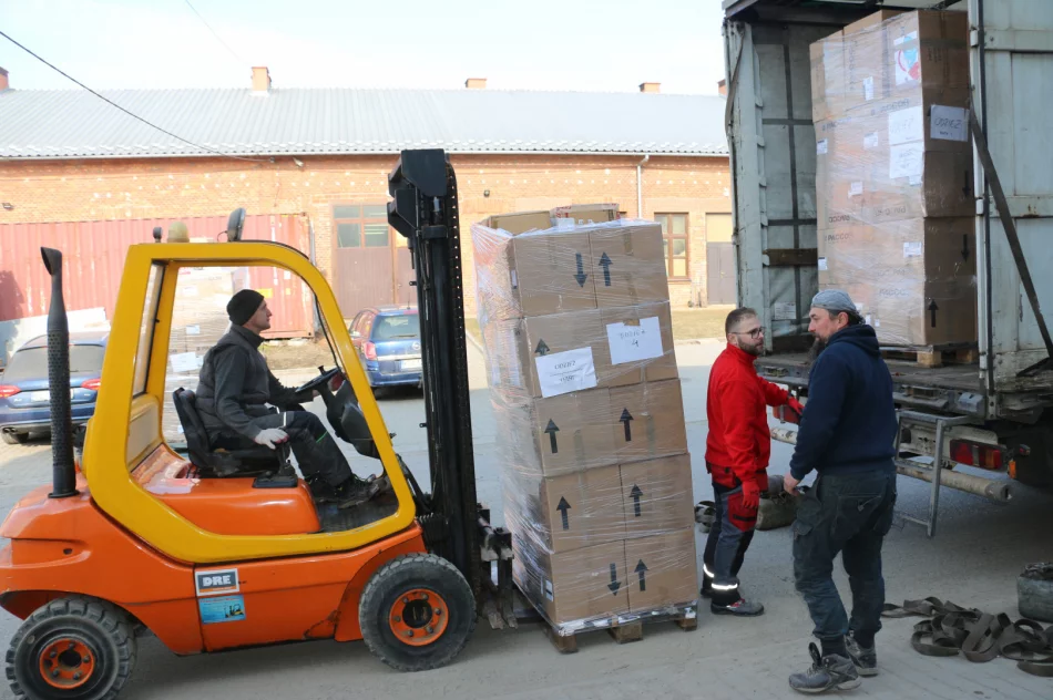 Transport z darami od Limanowian dotrze do partnerskiego miasta Truskawiec na Ukrainie - zdjęcie 10