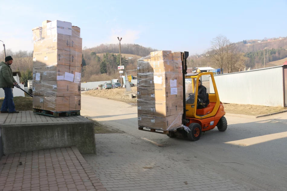 Transport z darami od Limanowian dotrze do partnerskiego miasta Truskawiec na Ukrainie - zdjęcie 11