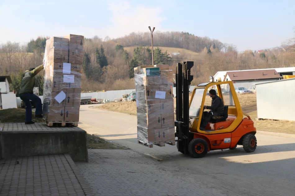 Transport z darami od Limanowian dotrze do partnerskiego miasta Truskawiec na Ukrainie - zdjęcie 18