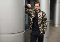 Wiosenne kurtki męskie w casualowych zestawieniach - sprawdź propocyzje stylistów - zdjęcie główne