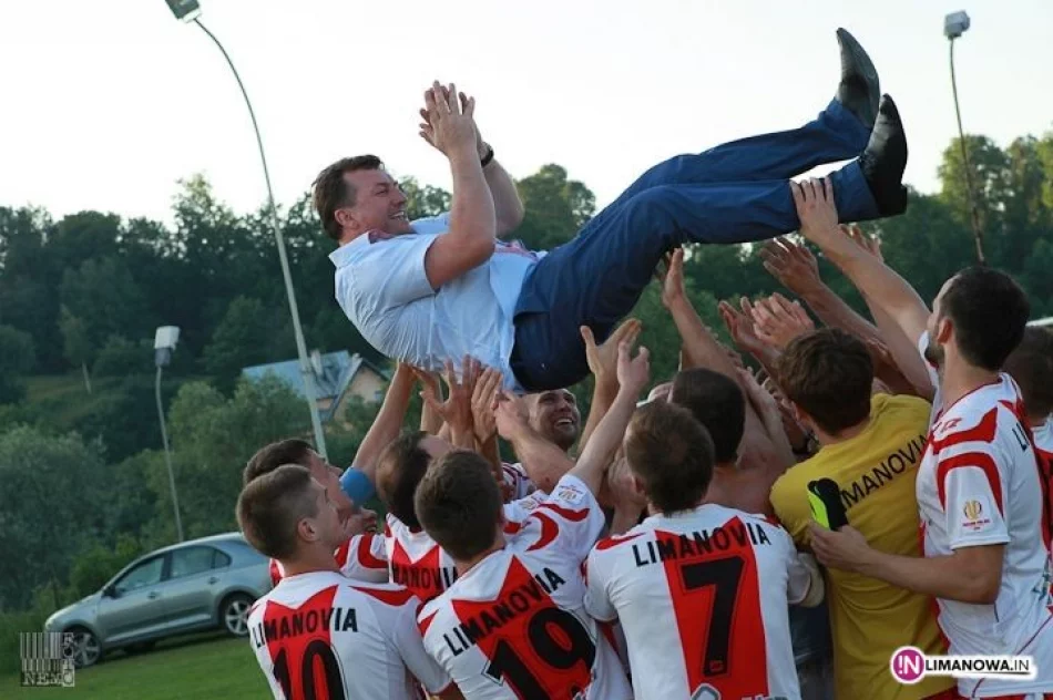 Kibice i zawodnicy świętowali awans (video) - zdjęcie 2