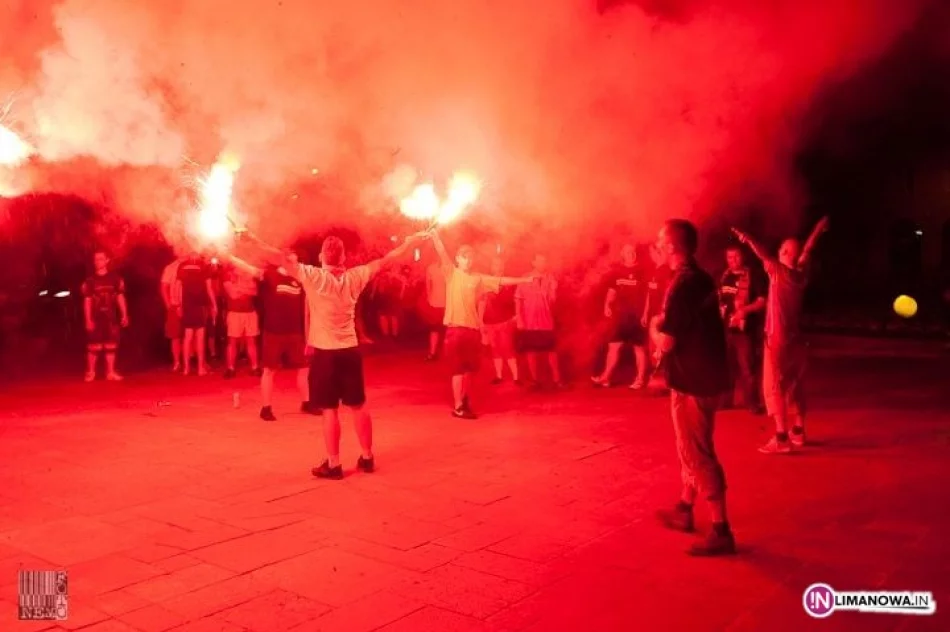Kibice i zawodnicy świętowali awans (video) - zdjęcie 4