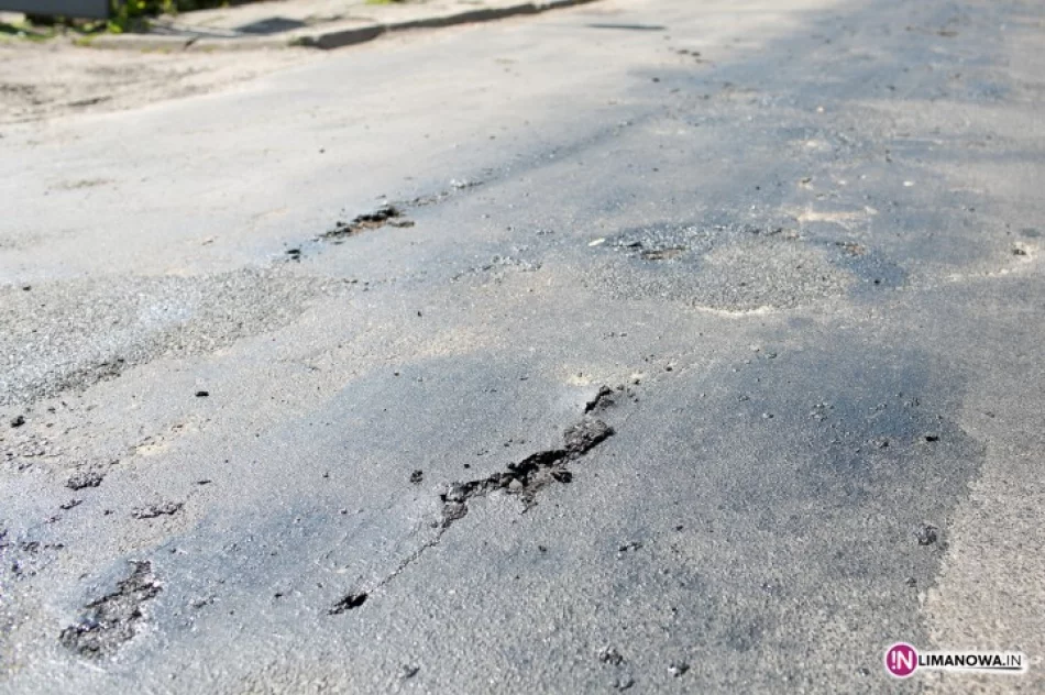 Dziury powstają na... upale - zdjęcie 3