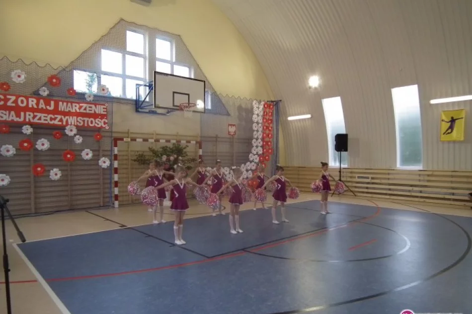 Otwarto nową halę sportową - zdjęcie 3