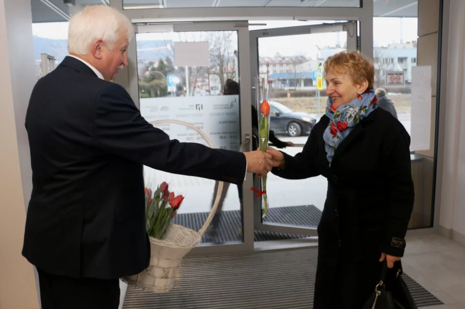 Koncert zespołu „Droga na Ostrołękę” z okazji Dnia Kobiet - zdjęcie 7