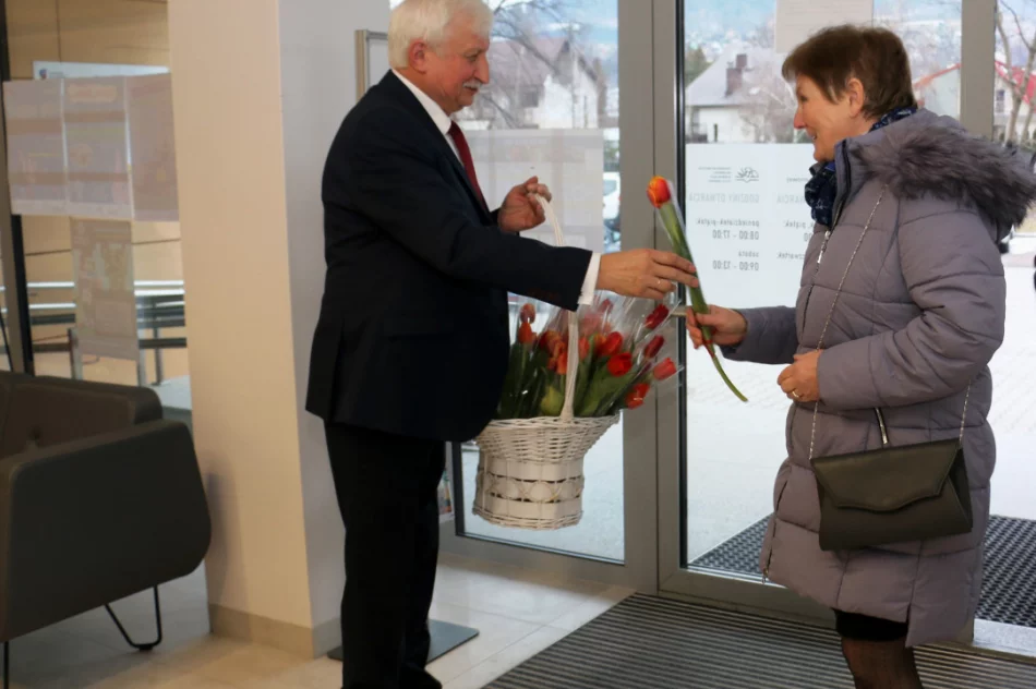 Koncert zespołu „Droga na Ostrołękę” z okazji Dnia Kobiet - zdjęcie 17