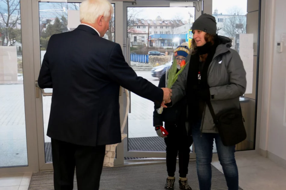 Kwiaty i koncert muzyki country dla mieszkanek miasta - zdjęcie 7