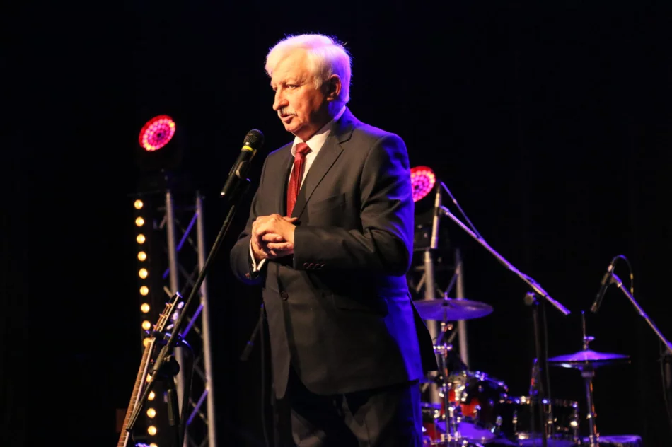 Kwiaty i koncert muzyki country dla mieszkanek miasta - zdjęcie 10