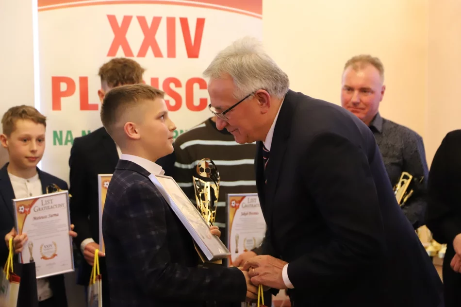 Podsumowanie XXIV Plebiscytu na najpopularniejszego piłkarza i trenera Ziemi Limanowskiej 2021 - zdjęcie 8