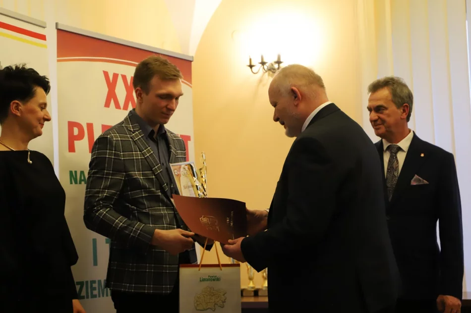 Podsumowanie XXIV Plebiscytu na najpopularniejszego piłkarza i trenera Ziemi Limanowskiej 2021 - zdjęcie 17