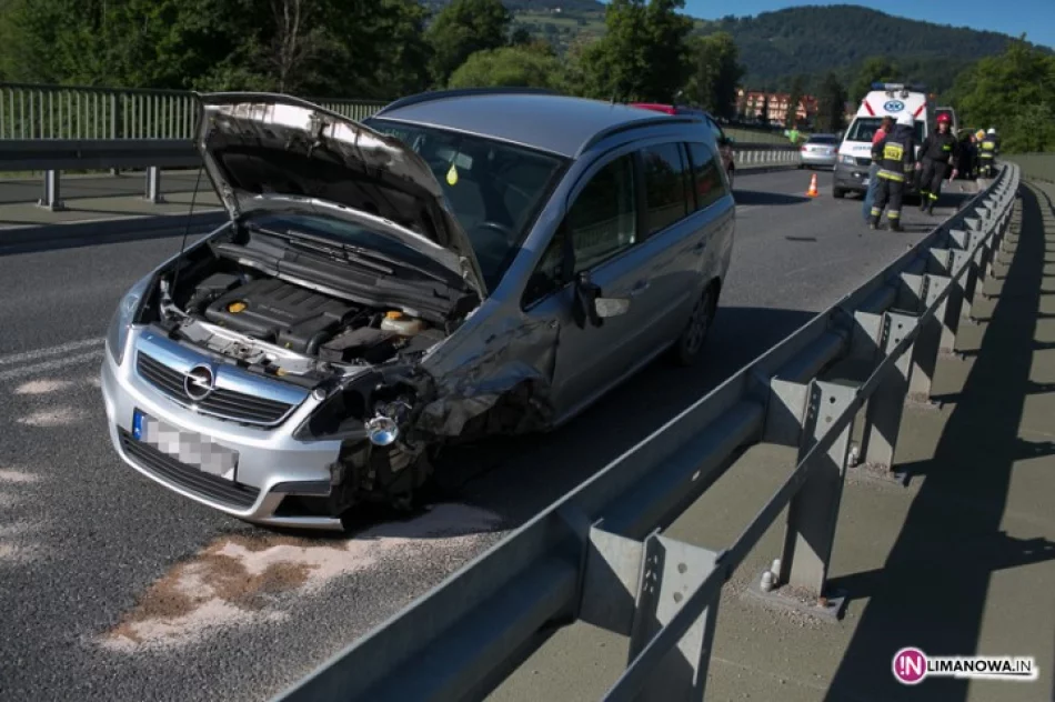 Zderzenie z busem na moście - zdjęcie 3