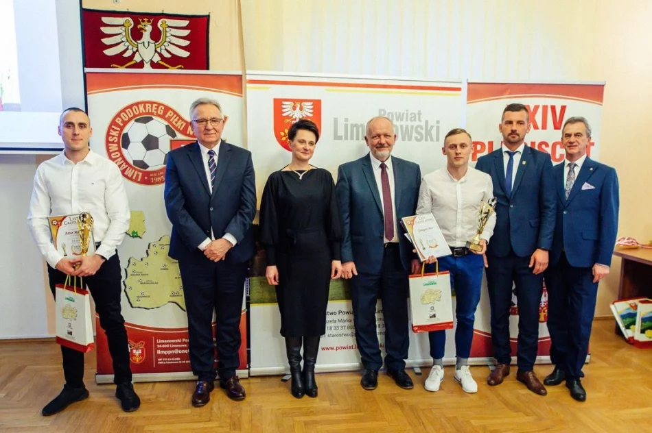 Piłkarze, trenerzy i działacze sportowi z Miasta Limanowa nagrodzeni w Plebiscycie Podokręgu Piłki Nożnej - zdjęcie 7