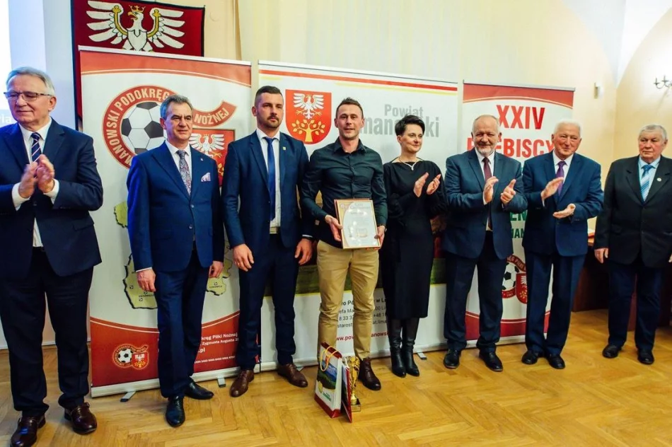 Piłkarze, trenerzy i działacze sportowi z Miasta Limanowa nagrodzeni w Plebiscycie Podokręgu Piłki Nożnej - zdjęcie 16