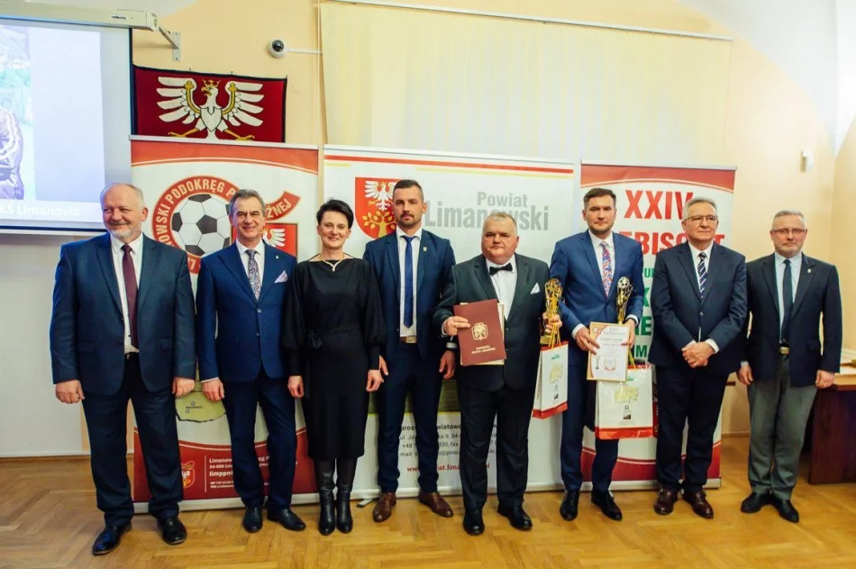 Piłkarze, trenerzy i działacze sportowi z Miasta Limanowa nagrodzeni w Plebiscycie Podokręgu Piłki Nożnej - zdjęcie 18