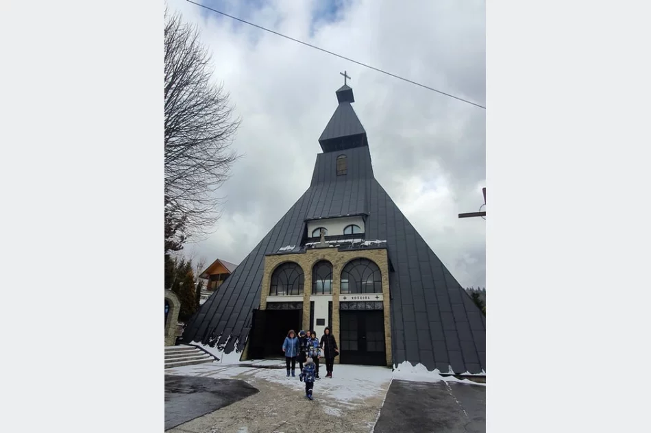 Parafie i właściciele obiektów dali schronienie uchodźcom - zdjęcie 3