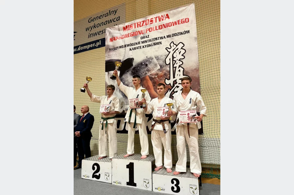 9 medali i II miejsce w klasyfikacji drużynowej limanowskich karateków na Mistrzostwach Makroregionu Południowego w Karate Kyokushin - zdjęcie 4