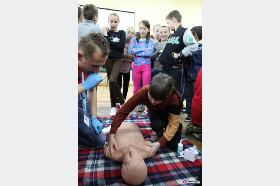 Uczyli młodszych pierwszej pomocy - zdjęcie 3