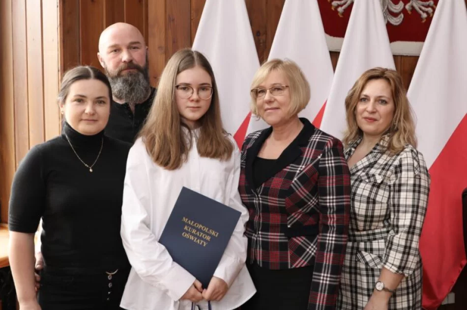 "Młoda felietonistka" z Limanowszczyzny nagrodzona przez Barbarę Nowak - zdjęcie 3