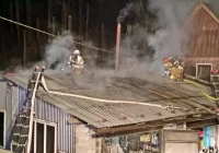 Zapalił się dach warsztatu mechanicznego - zdjęcie główne