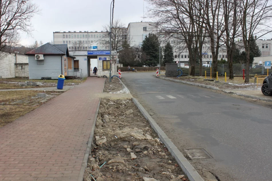 Szpital remontuje parking i dojazd, miasto wyremontuje drogę - zdjęcie 7