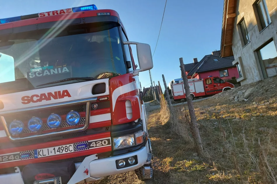 Pożar garażu gasiły trzy zastępy straży - zdjęcie 2