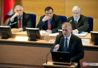 Dwie rezolucje, dwa apele i bezrobocie - zdjęcie główne