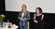 W Miejskiej Bibliotece Publicznej odbyło się spotkanie z pisarką Krystyną Mirek - zdjęcie 5