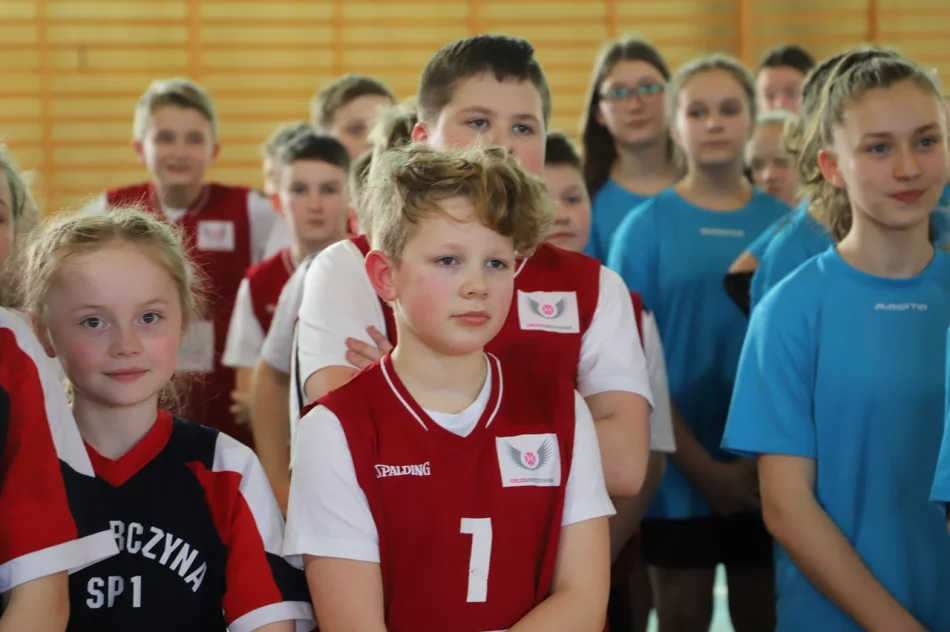 Zwycięzcy Mistrzostw Gminy Limanowa w piłce siatkowej - zdjęcie 9