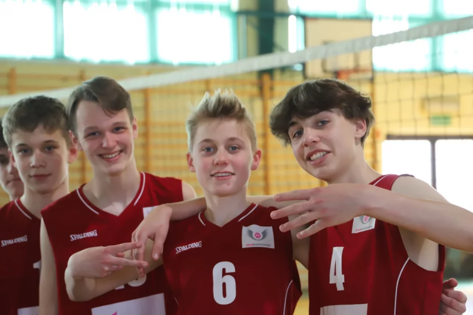 Zwycięzcy Mistrzostw Gminy Limanowa w piłce siatkowej - zdjęcie 13