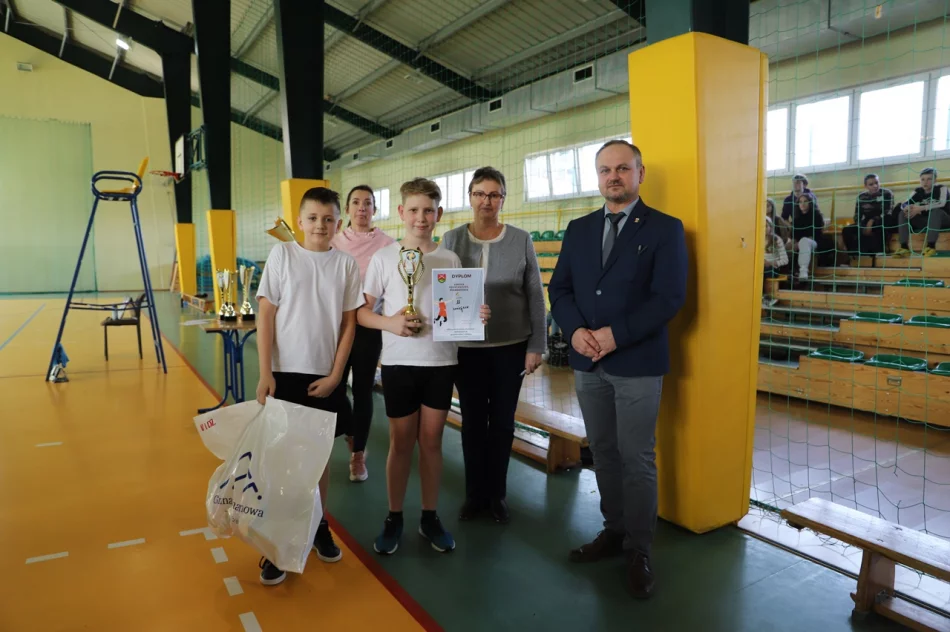 Zwycięzcy Mistrzostw Gminy Limanowa w piłce siatkowej - zdjęcie 19