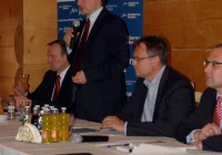 Współpraca możliwa, ale nie 'na kolanach' - zdjęcie główne