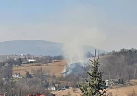 Następny przypadek poparzenia w wyniku pożaru traw - zdjęcie główne