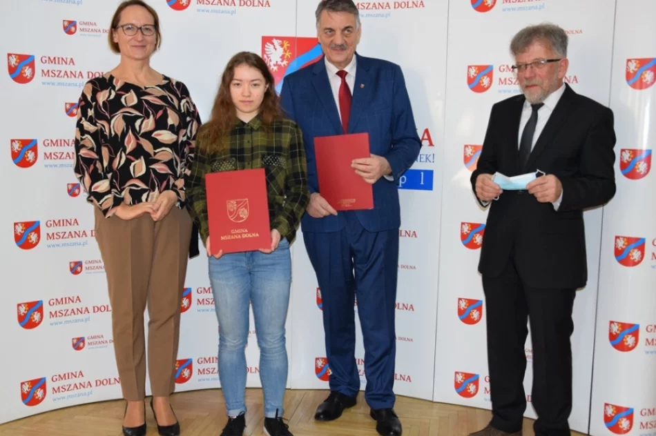 Władze gminy nagrodziły sportowców z wynikami - zdjęcie 2