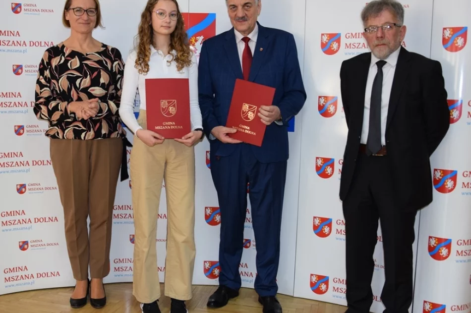 Władze gminy nagrodziły sportowców z wynikami - zdjęcie 4