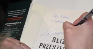 Wierni czytelnicy spotkali się z pisarką - zdjęcie 3