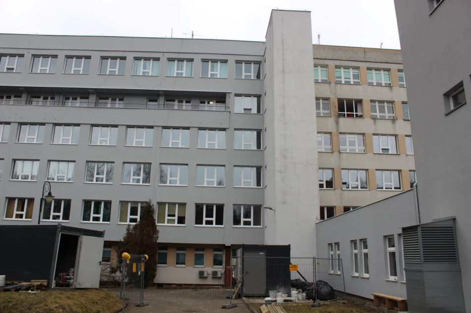 Postępują prace przy termomodernizacji szpitala - zdjęcie 2