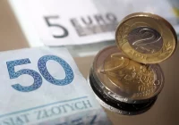 W poniedziałek rano kurs złotego bez większych zmian - zdjęcie główne